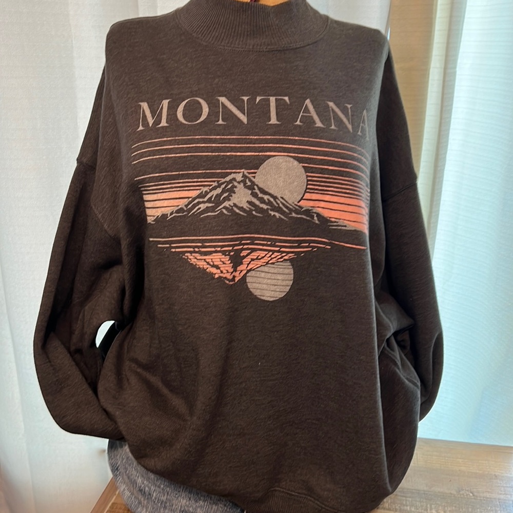 American Eagle "Montana" sweatshirt